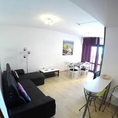Apartment Fabulous With Pool And Sea View